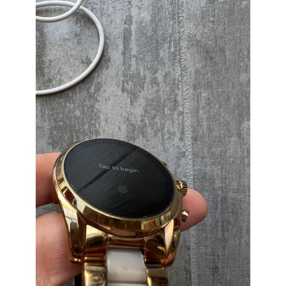 Michael Kors Generation 5 Bradshaw Rose Gold-Tone and Acetate Smartwatch Watch - Picture 9 of 10